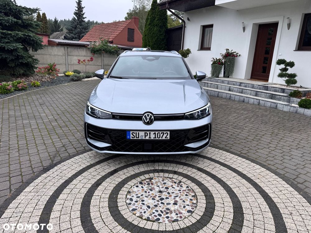 Volkswagen Passat 2.0 TDI SCR R-Line Plus DSG - 2