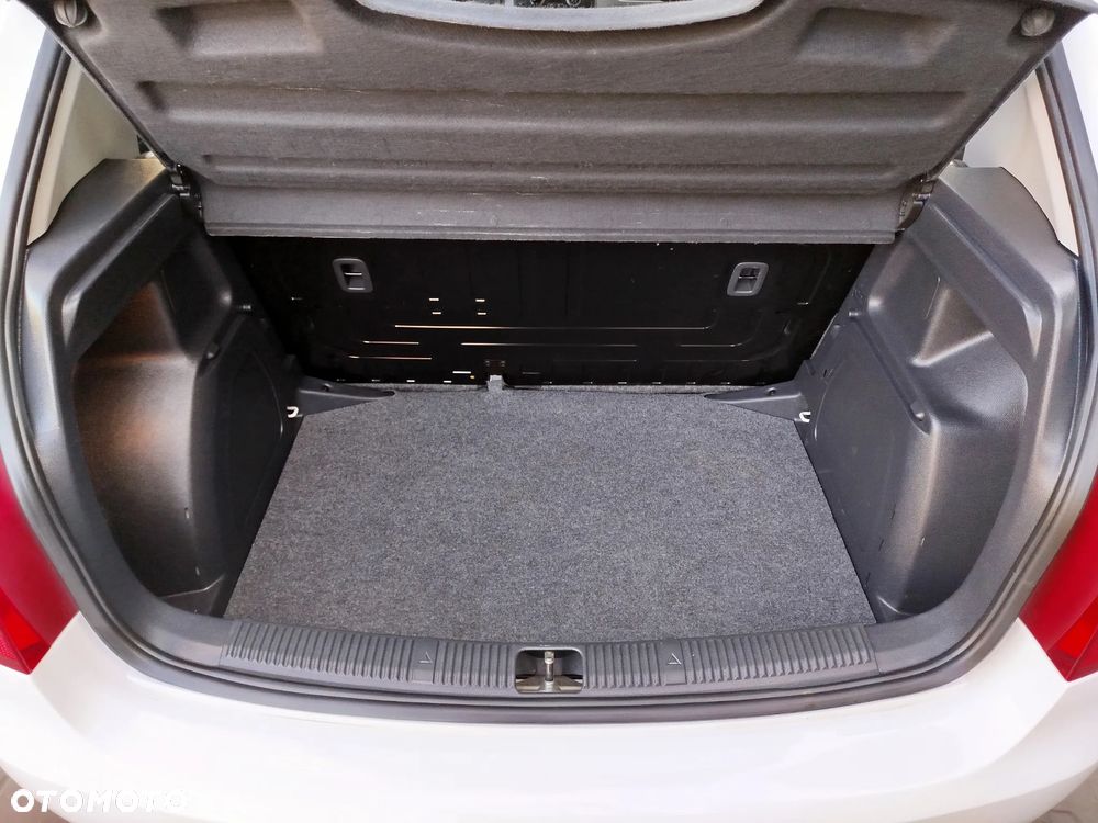 Skoda Fabia 1.2 HTP Active - 31