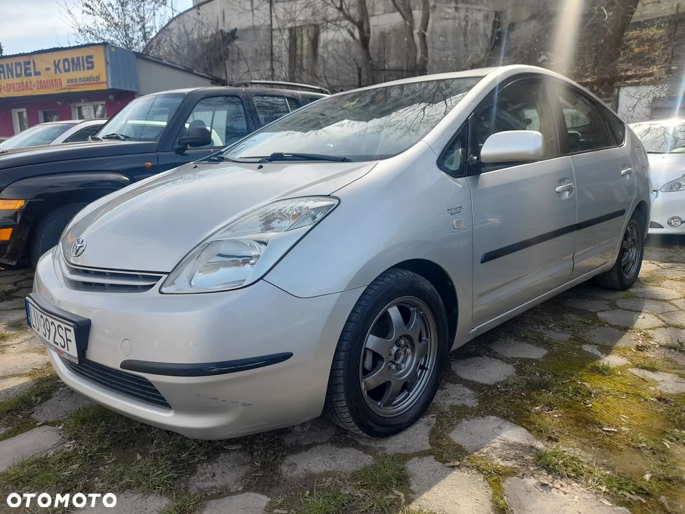 Toyota Prius 1.5 VVT-i Sol - 2