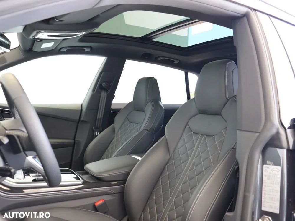Audi Q8 55 TFSI e quattro Tiptronic PHEV - 12