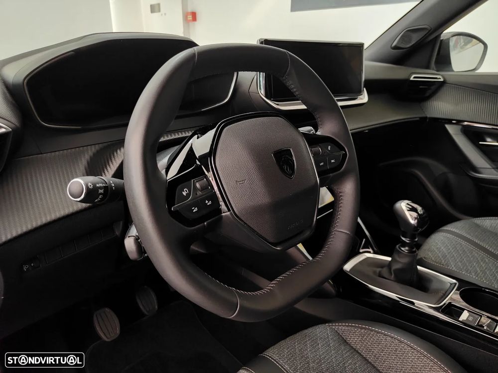 Peugeot 2008 1.2 PureTech Allure - 48