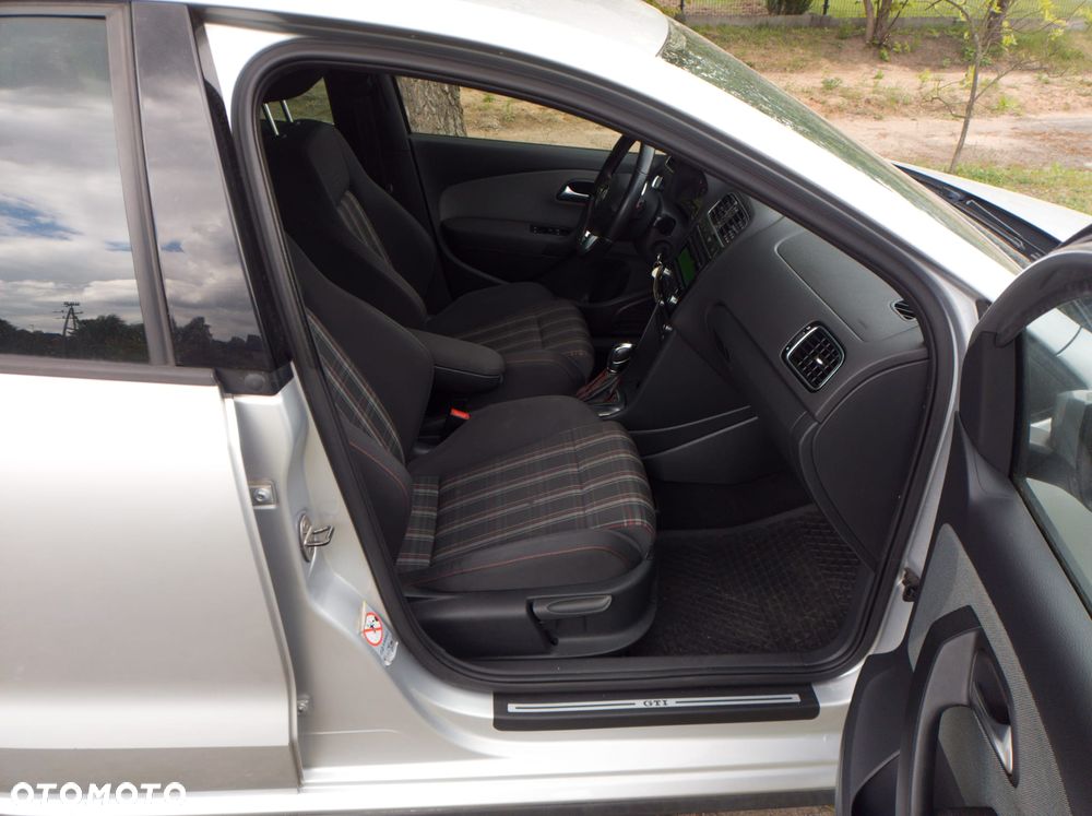 Volkswagen Polo 1.4 DSG GTI - 14