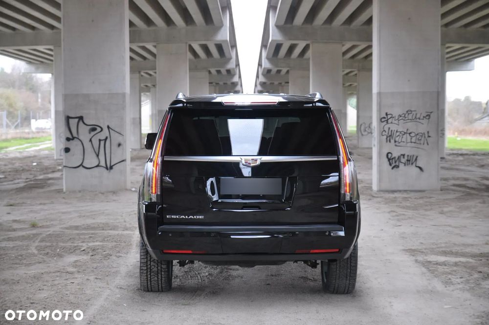 Cadillac Escalade - 13