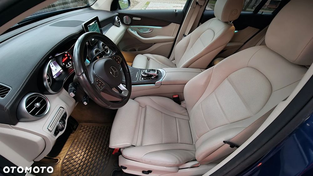 Mercedes-Benz GLC - 22