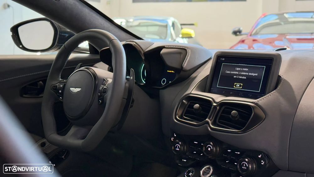Aston Martin Vantage Coupe 4.0 Twin-Turbo V8 - 17