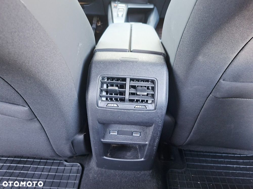 Peugeot 308 1.2 PureTech Allure S&S EAT8 - 31