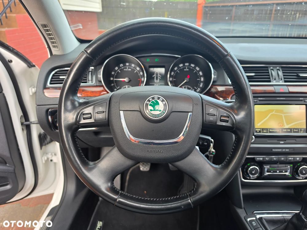 Skoda Superb 2.0 TDI Exclusive - 30
