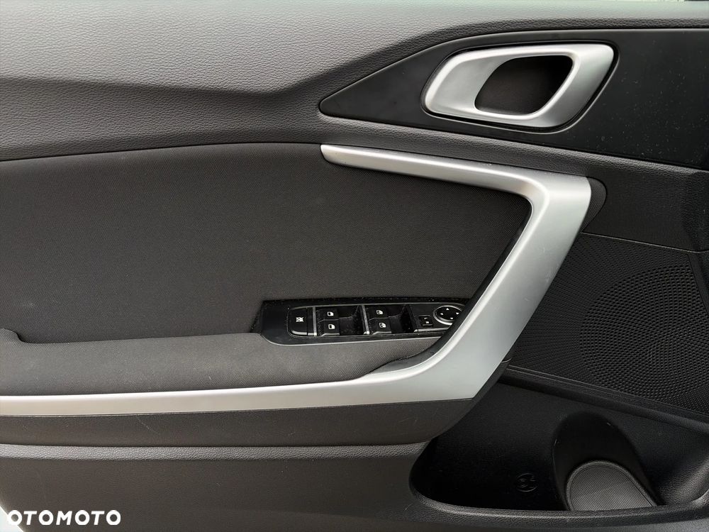 Kia Ceed 1.5 T-GDI M - 9