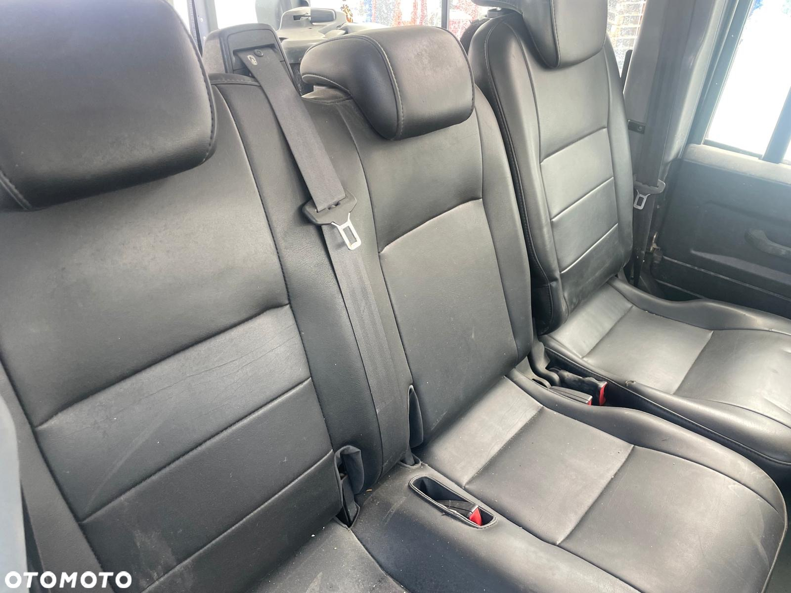 Land Rover Defender 110 DPF Station Wagon Rough II - 10