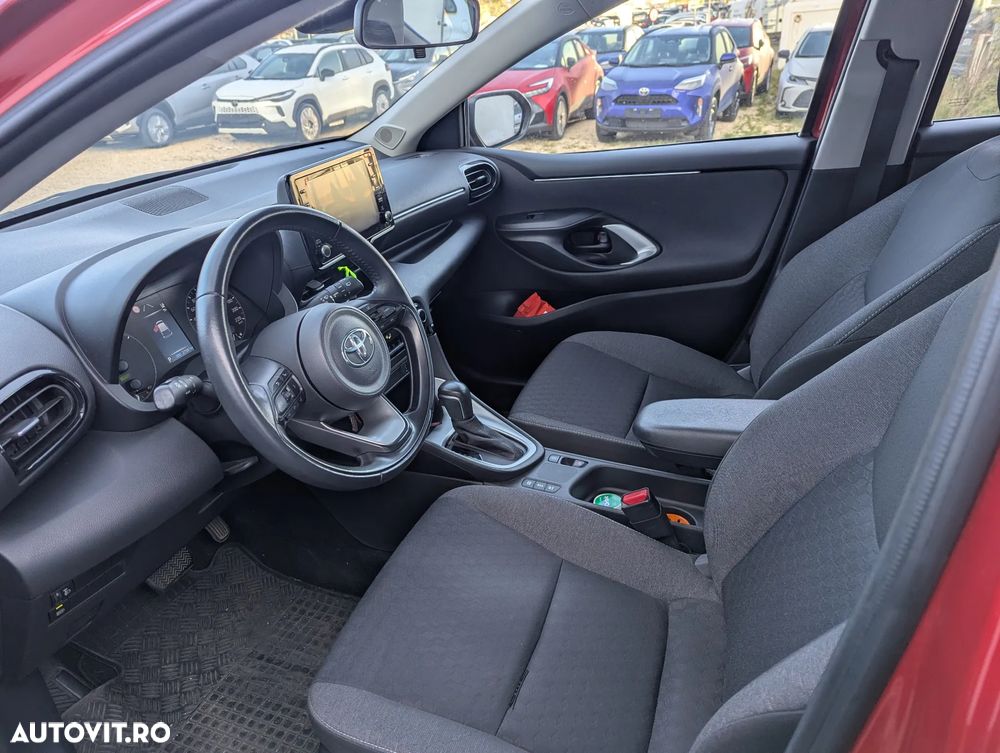 Toyota Yaris 1.5 VVT-i HSD Dynamic Bi-tone - 16