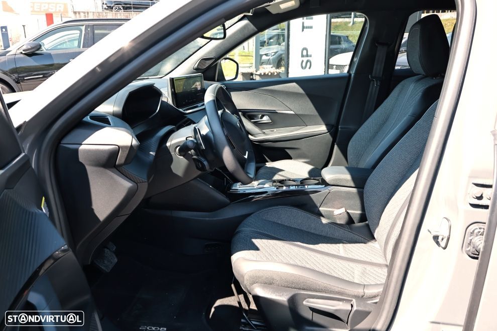 Peugeot 2008 1.2 Hybrid Allure e-DCS6 - 13