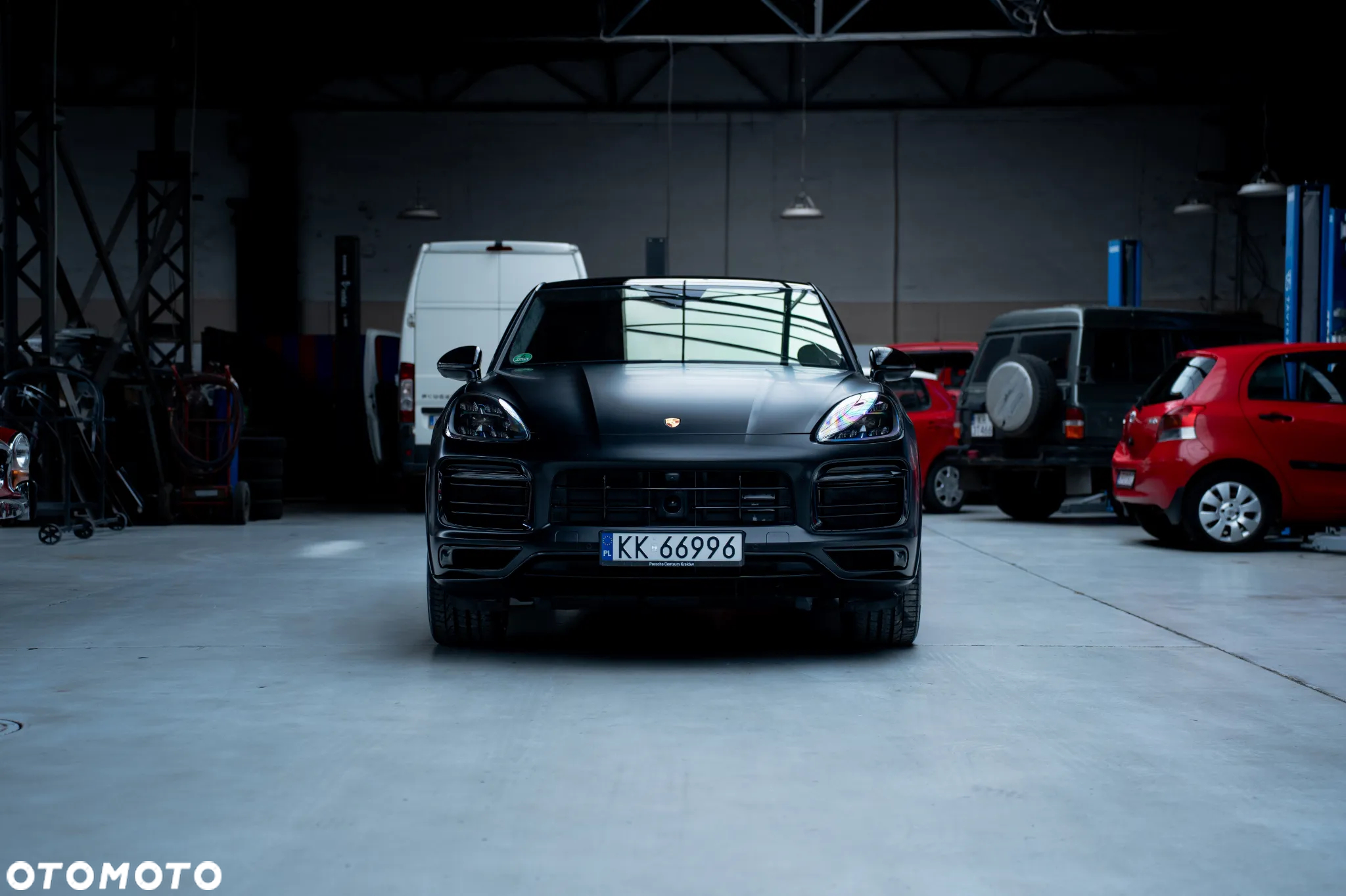 Porsche Cayenne Coupe GTS - 3