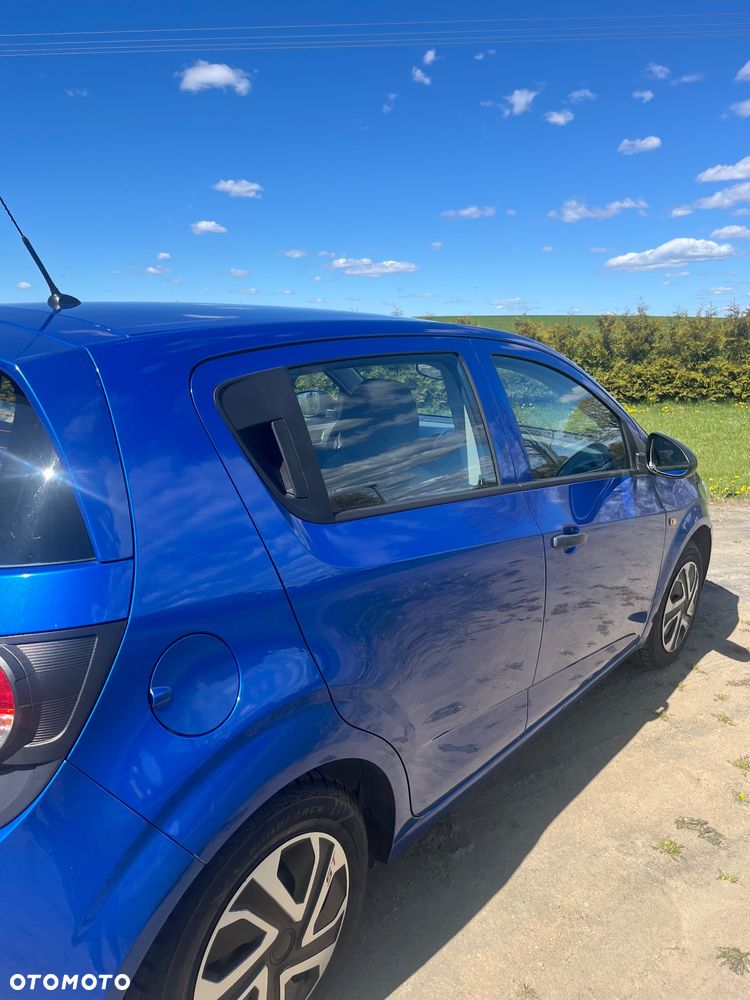Chevrolet Aveo - 4