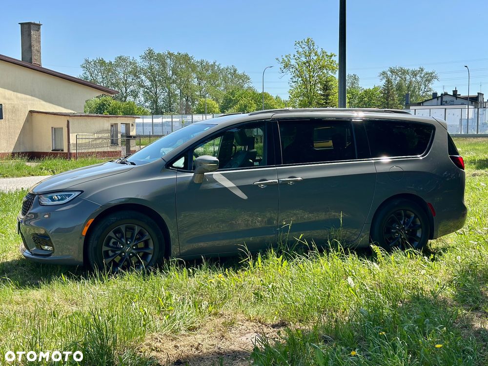 Chrysler Pacifica - 5