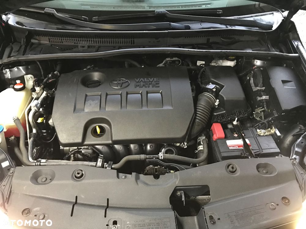 Toyota Avensis - 10