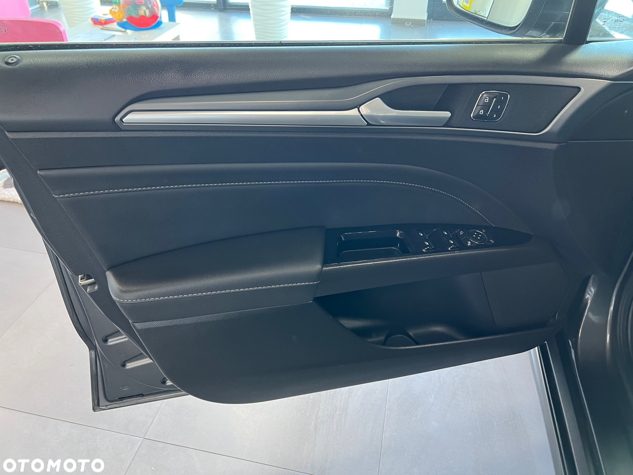 Ford Mondeo - 26