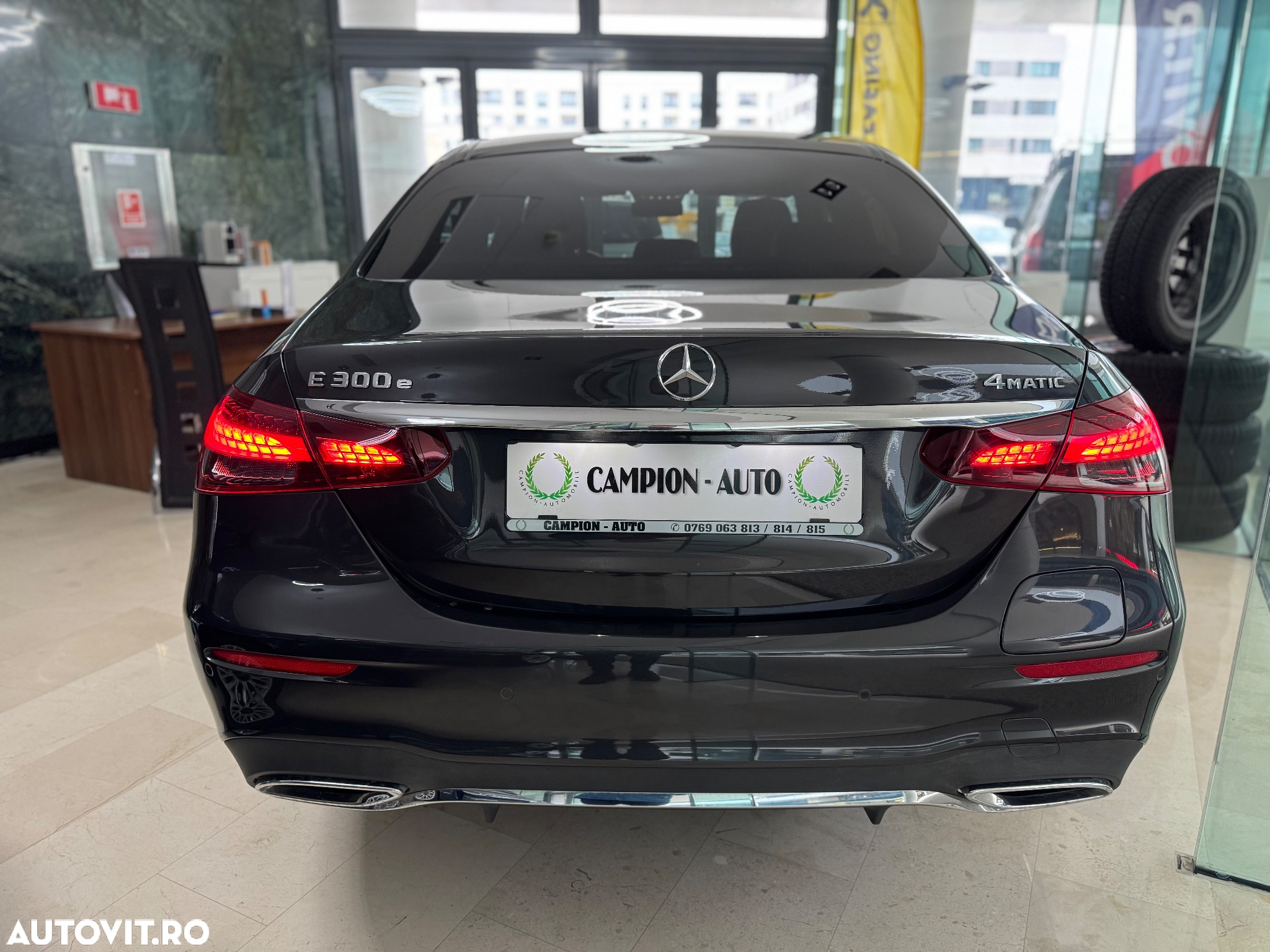 Mercedes-Benz E 300 4Matic 9G-TRONIC AMG Line - 8