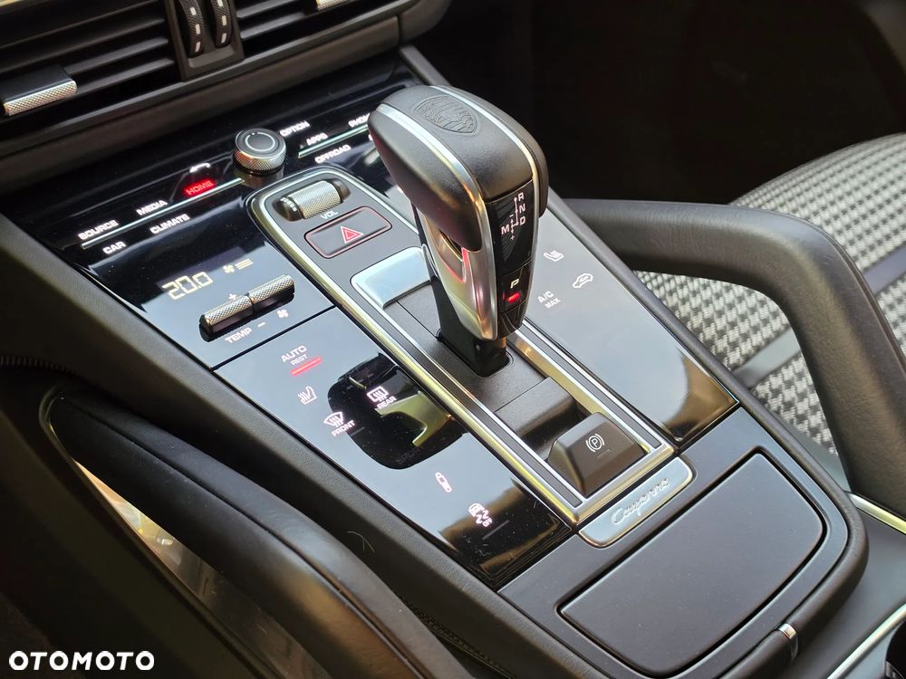 Porsche Cayenne - 18