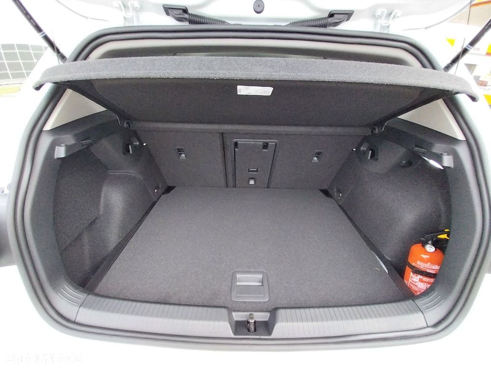 Volkswagen Golf - 8