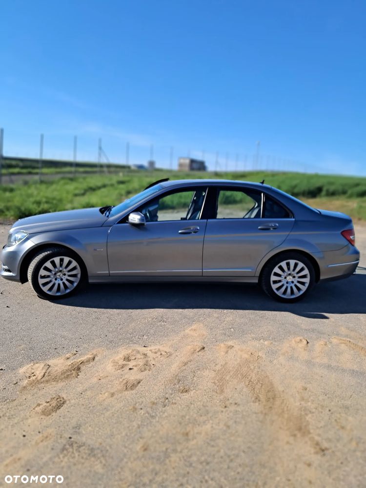 Mercedes-Benz Klasa C 180 CGI BlueEff Avantgarde - 5