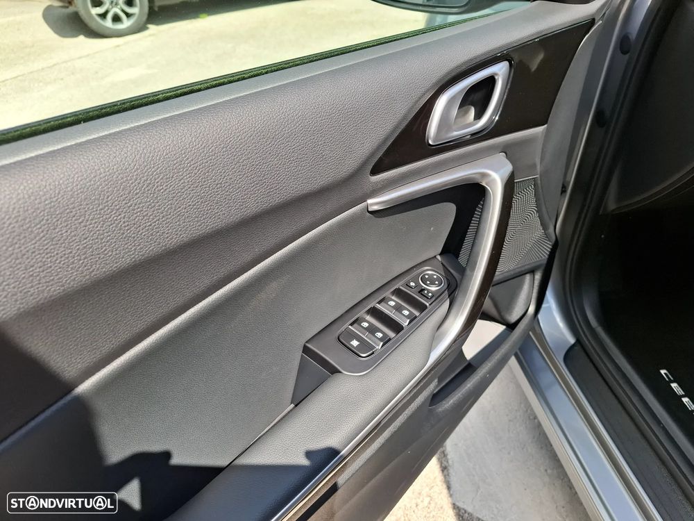 Kia Ceed SW 1.0 T-GDI Drive - 11