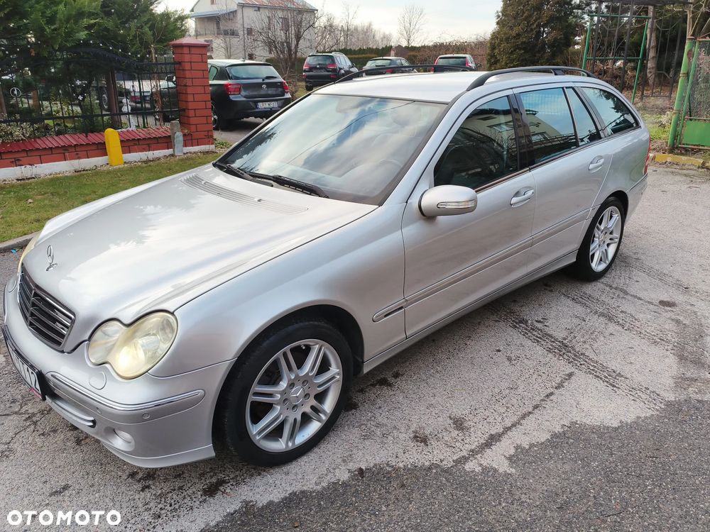 Mercedes-Benz Klasa C 320 4Matic Avantgarde Sport Edition - 2
