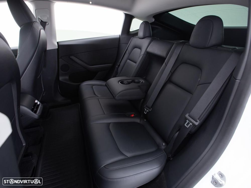 Tesla Model Y Long Range Dual Motor AWD - 12
