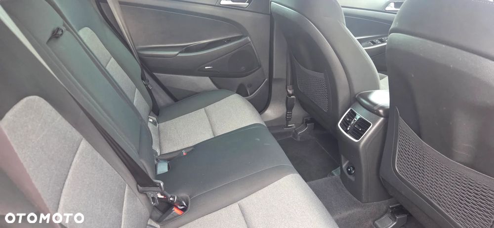 Hyundai Tucson 1.6 CRDi Comfort 2WD - 24