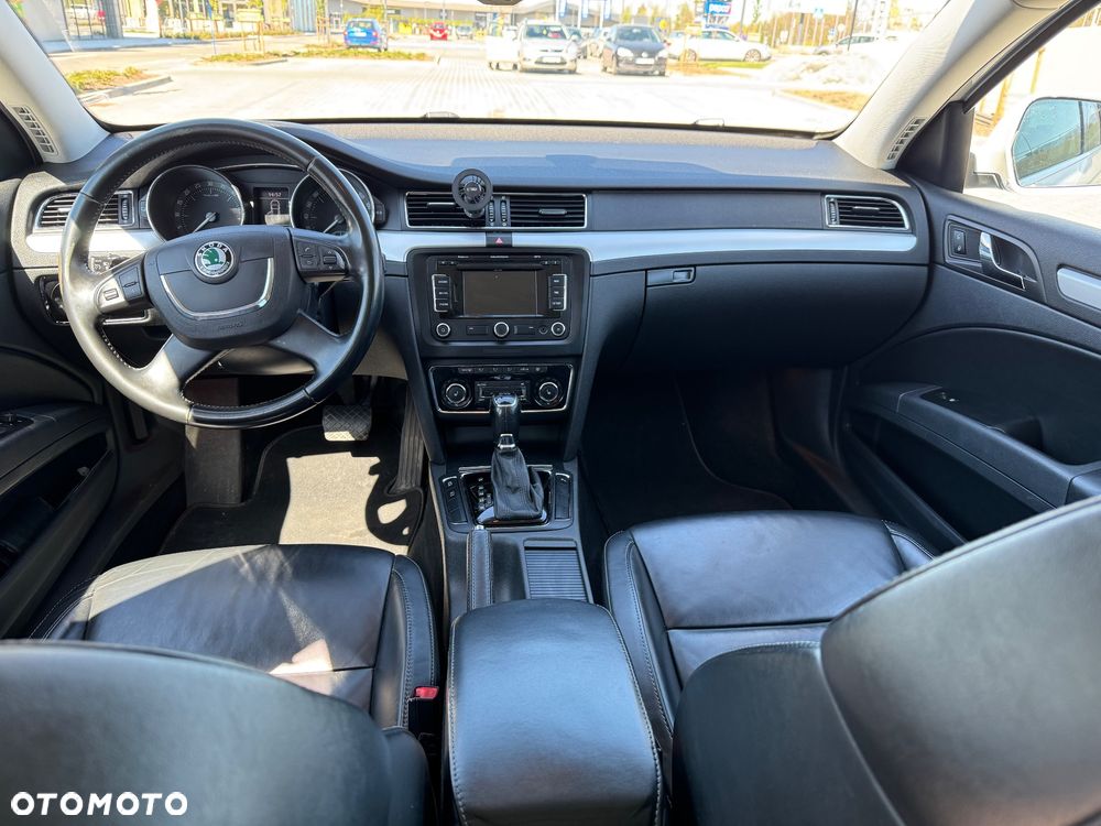 Skoda Superb 2.0 TDI Business DSG - 10