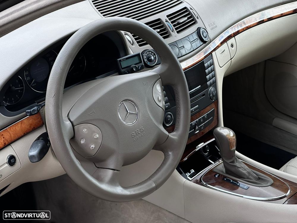 Mercedes-Benz E 220 CDI Auto Elegance - 23