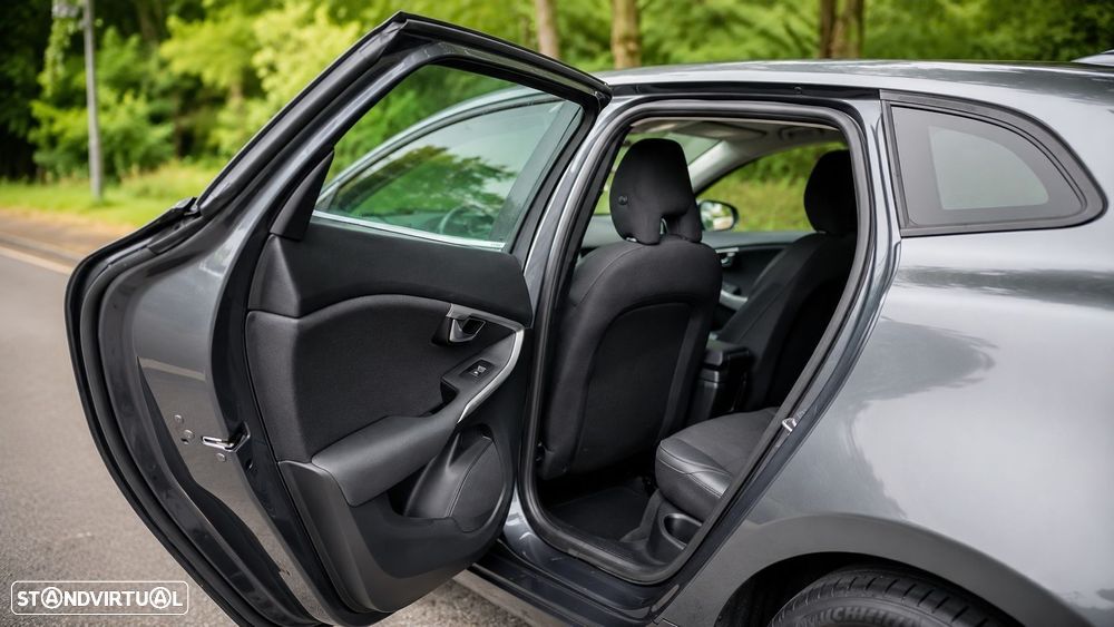 Volvo V40 - 16
