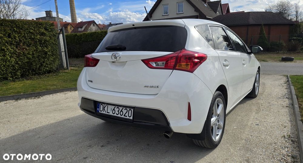 Toyota Auris 1.4 D-4D Premium + EU5 - 6