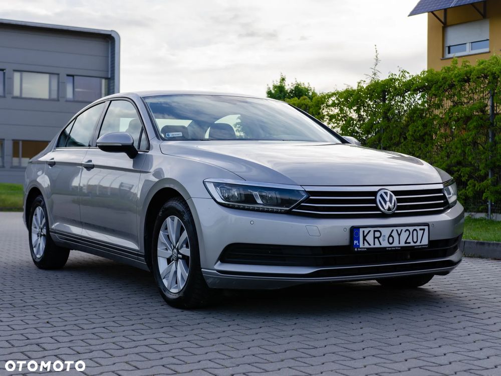 Volkswagen Passat 2.0 TDI SCR Comfortline - 3