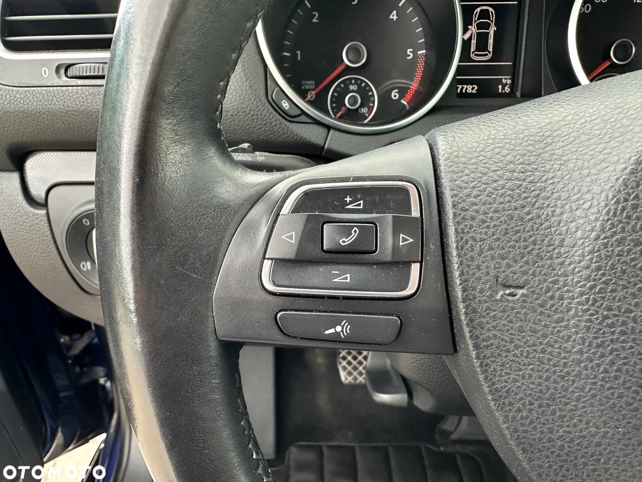 Volkswagen Golf 1.6 TDI DPF BlueMotion Technology Trendline - 19