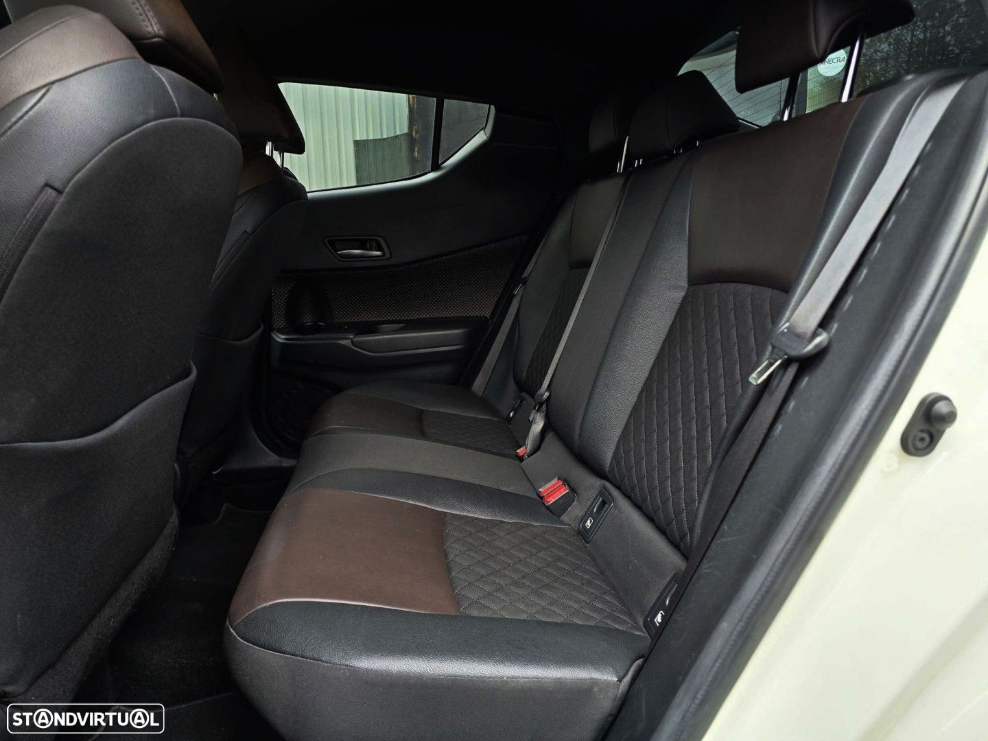 Toyota C-HR 1.8 HSD Exclusive+P.Luxury - 27