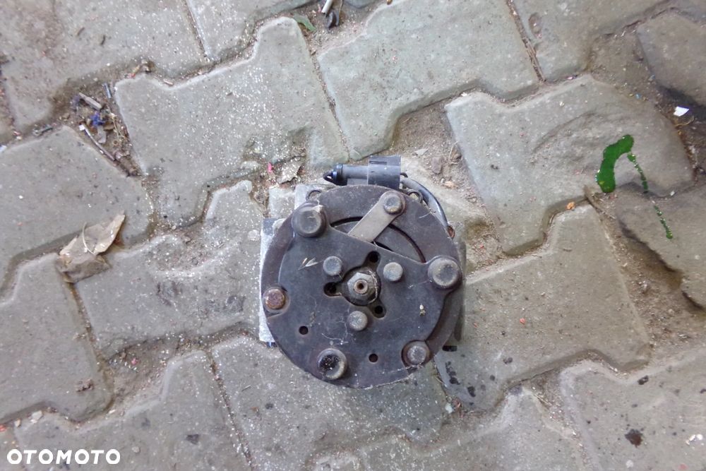 Kompresor sprężarka klimatyzacji 2S6H-19D629-AB Ford Fiesta MK6 lak. 44 - 2
