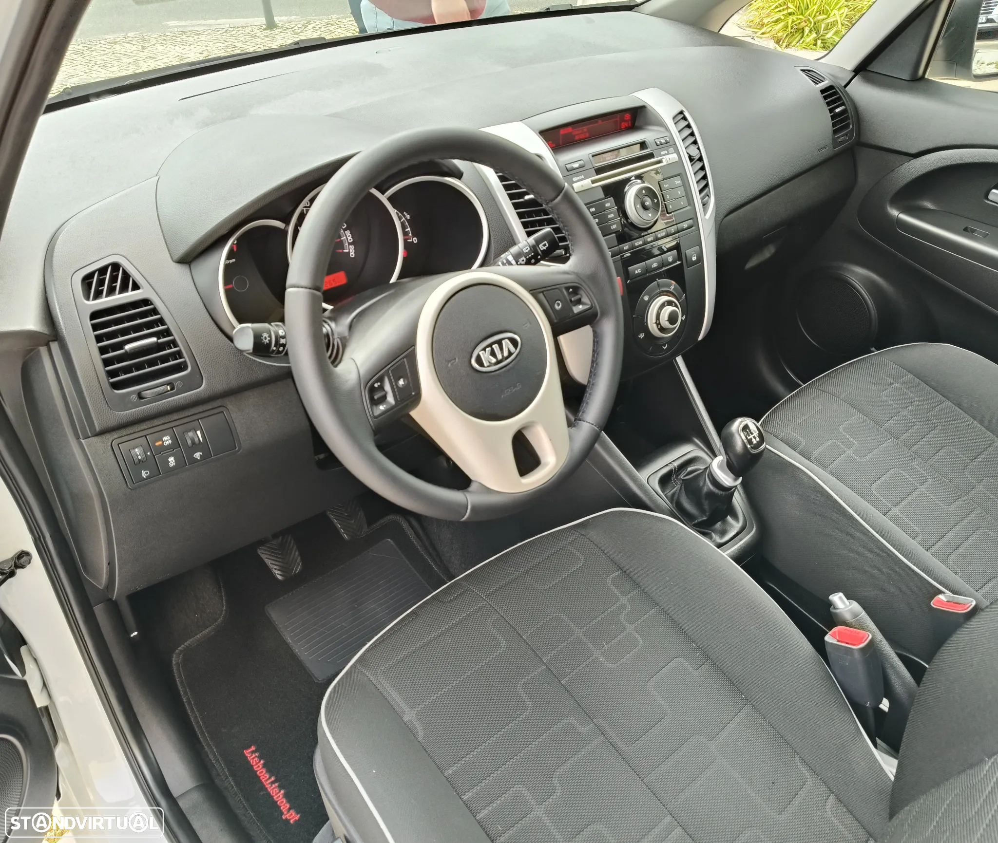 Kia Venga 1.4 CRDi EX ISG - 10