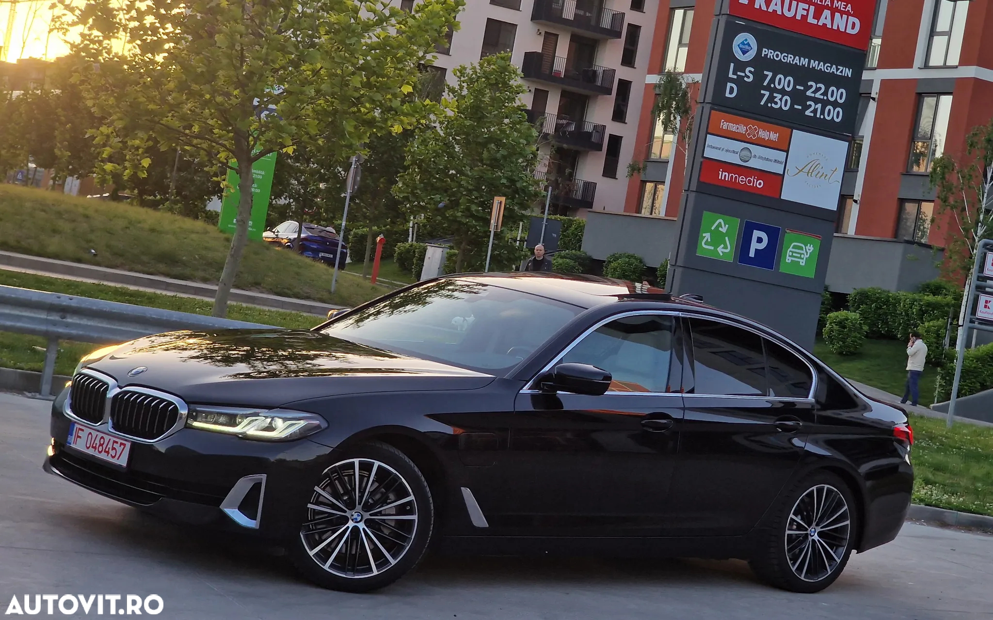 BMW Seria 5 530e Aut. Luxury Line - 6