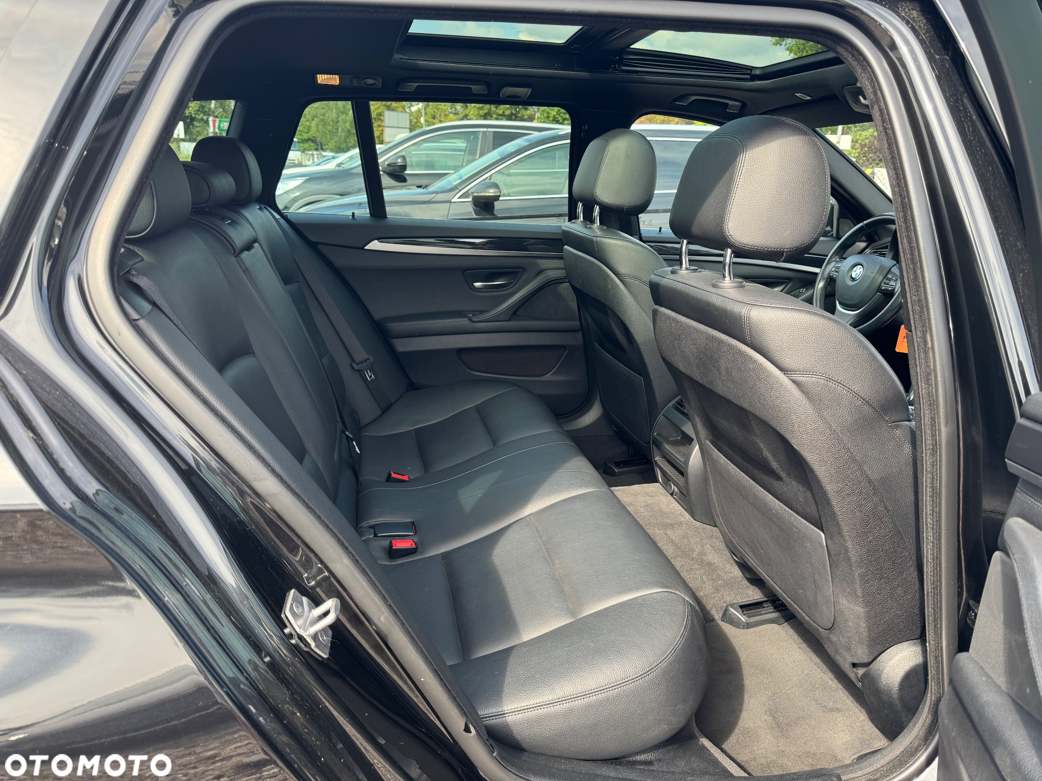BMW Seria 5 520d xDrive - 23