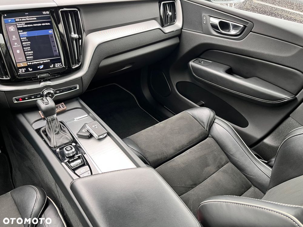 Volvo XC 60 T6 GPF AWD R-Design - 31