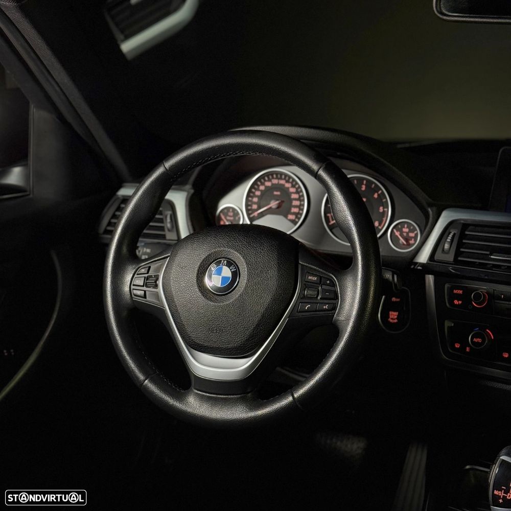 BMW 320 d Auto Line Luxury - 11