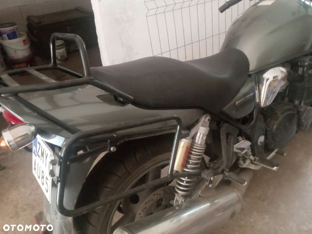 Suzuki GSX - 13