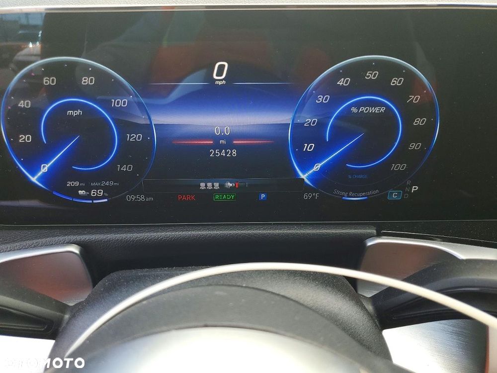 Mercedes-Benz EQB 250+ - 10