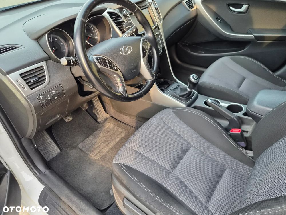 Hyundai i30 1.6 CRDI Intro Edition - 25