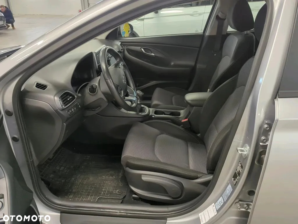 Hyundai i30 1.5 DPI Classic + - 8