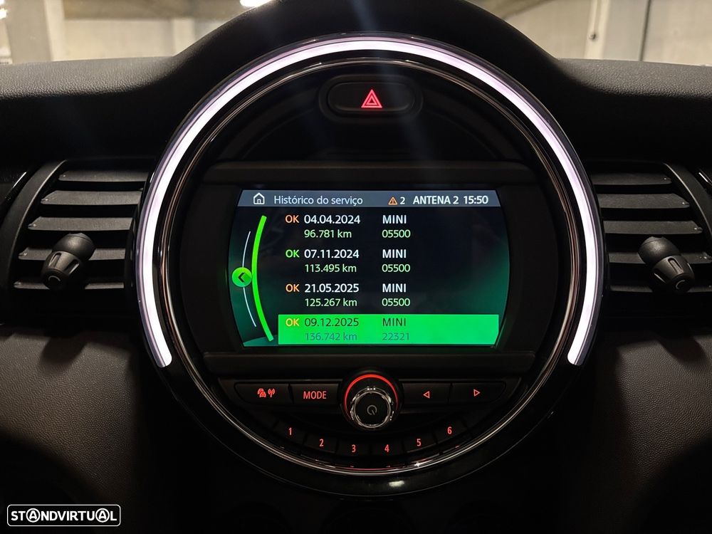 MINI 5 Portas Cooper Camden Edition Auto - 12