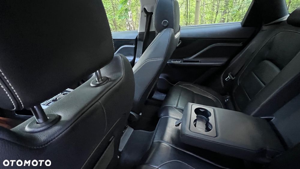 Jaguar F-Pace 2.0 i4D RWD R-Sport - 16