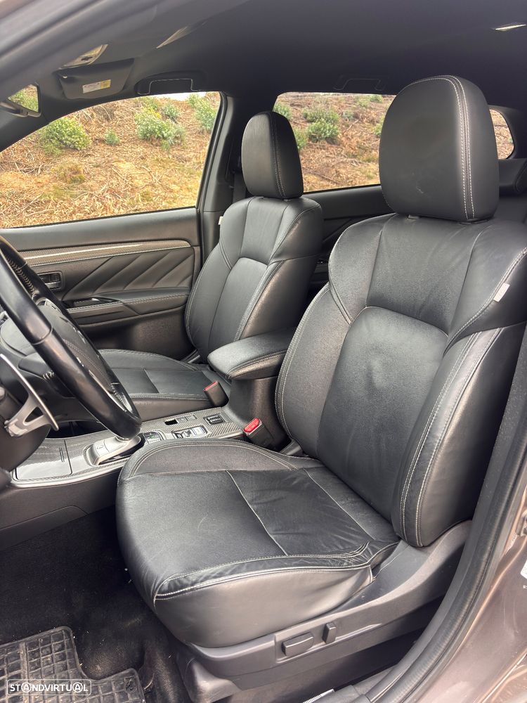 Mitsubishi Outlander 2.0 PHEV Intense Navi - 13