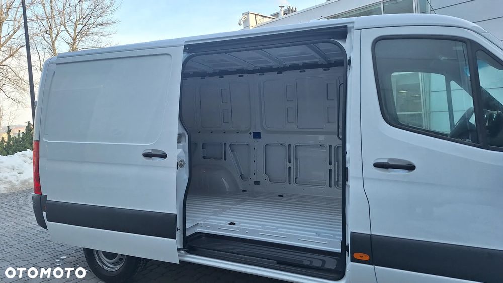 Mercedes-Benz Sprinter - 6