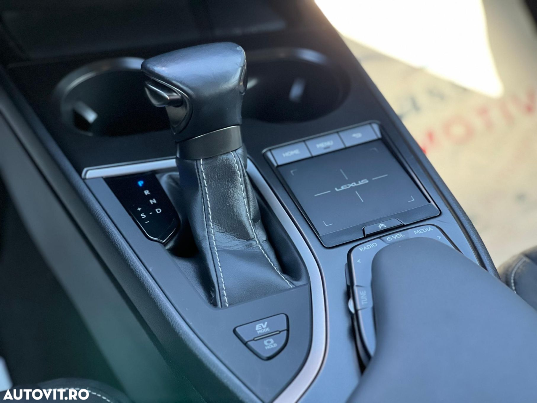 Lexus UX - 11